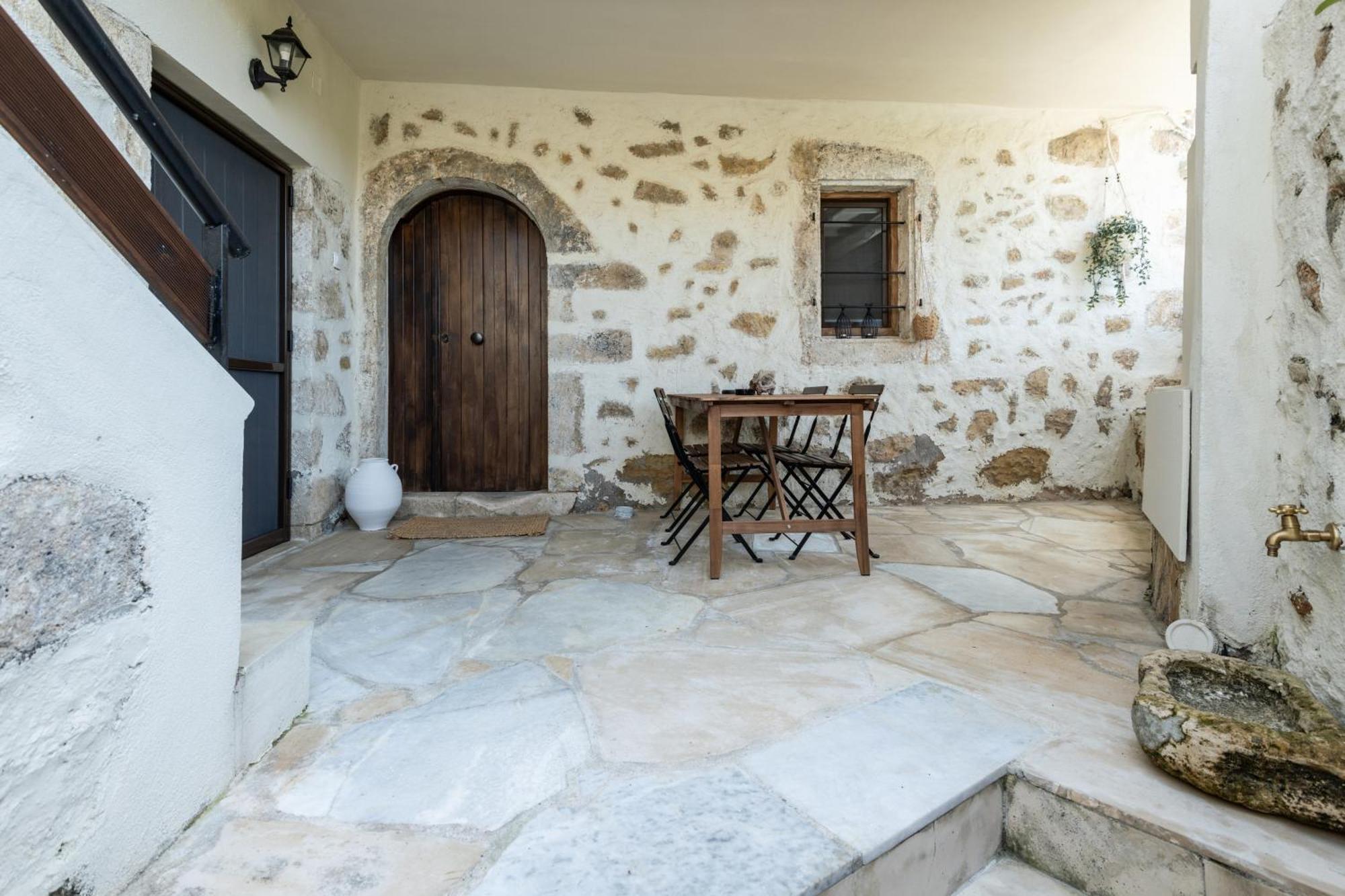 To Patriko Villa Kournas Exterior photo